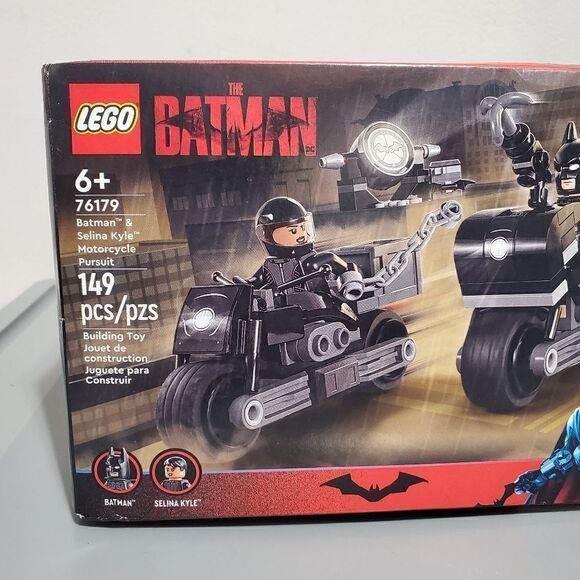 LEGO DC Batman Batman & Selina Kyle Motorcycle Pursuit 76179 Building Kit 149pcs - Picture 3 of 6